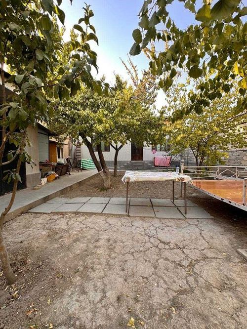 5-xonali uy, 422 m²