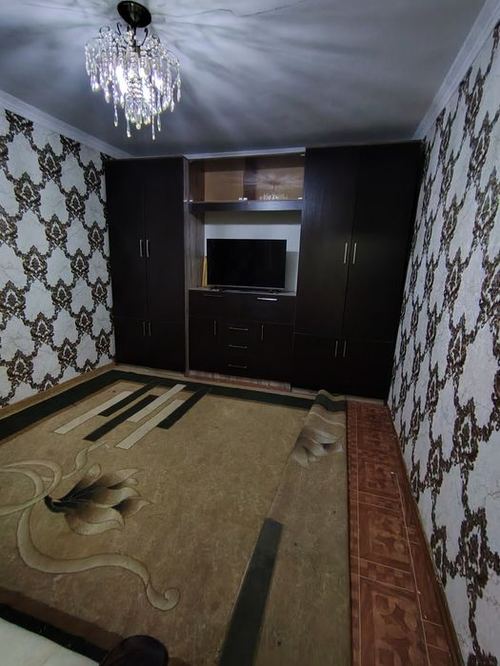 3-room house, 1200 m²