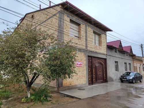 10-xonali uy, 200 m²