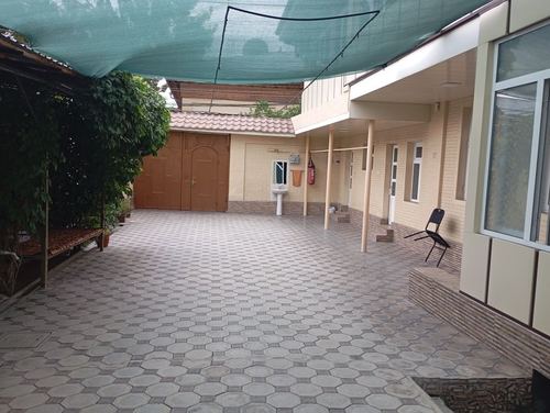 7-xonali uy, 300 m²