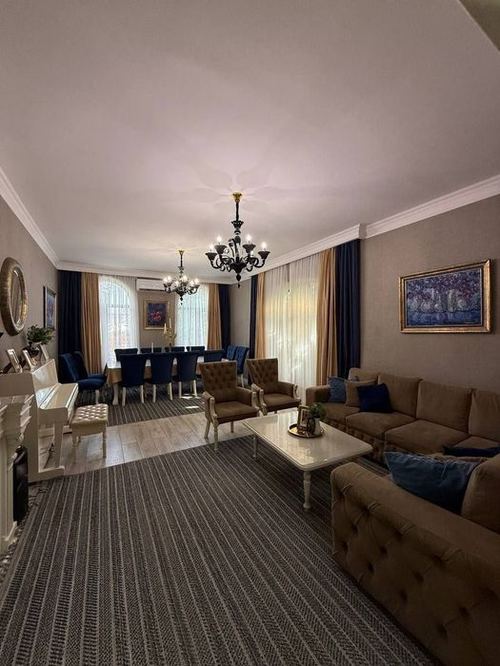8-комнатный дом, 316 м²