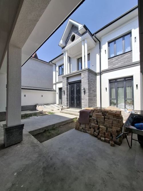 5-комнатный дом, 300 м²