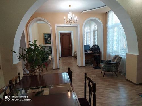7-комнатный дом, 680 м²