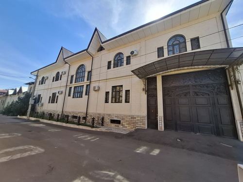 12-комнатный дом, 900 м²