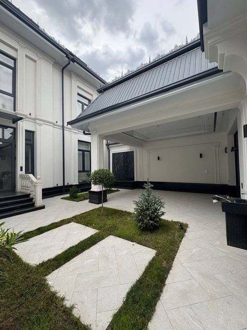 6-комнатный коттедж, 300 м²