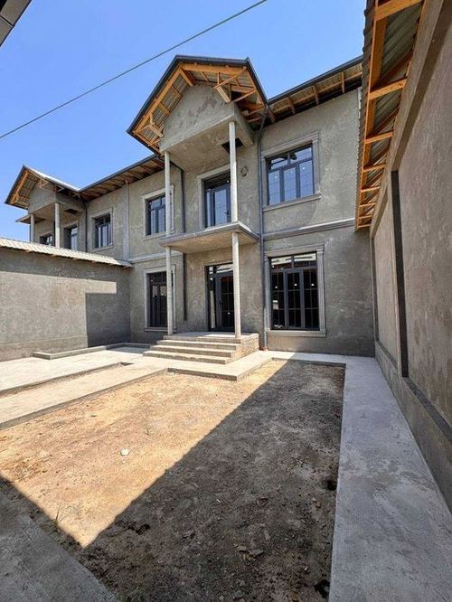 7-комнатный дом, 245 м²