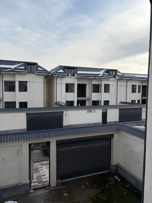 6-комнатный коттедж, 300 м²