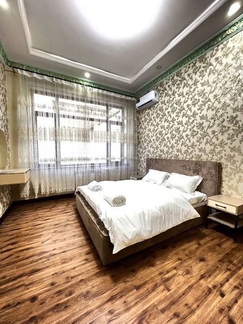 9-xonali uy, 4000 m²
