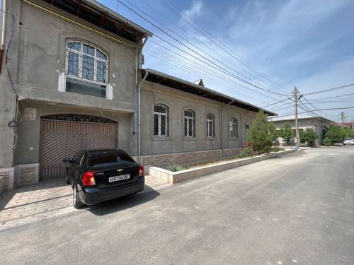 8-комнатный дом, 600 м²