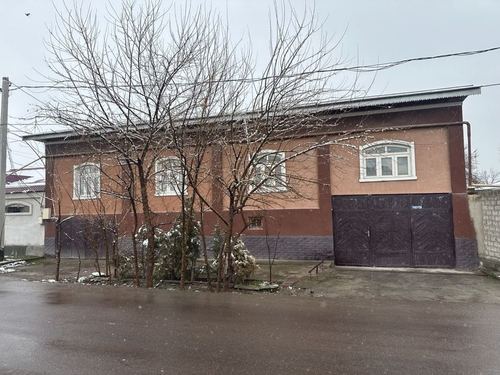 9-комнатный дом, 4 м²