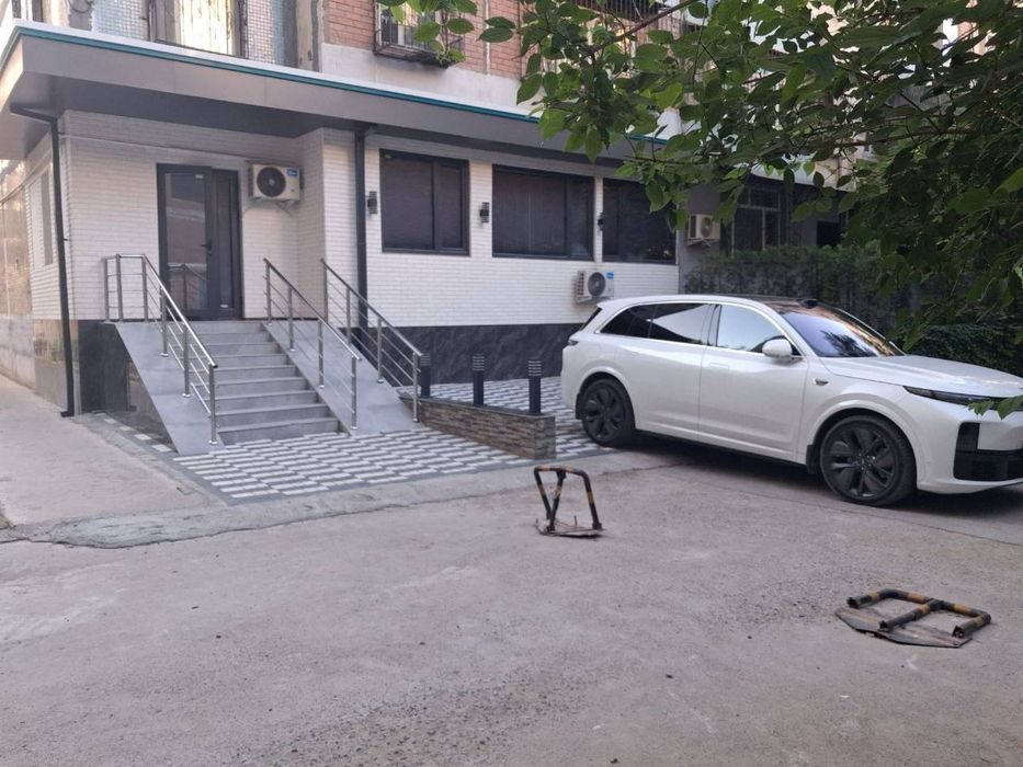 Под бизнес!Паркентский базар! Внутри массива !64 м.кв, цена 91. 000 $