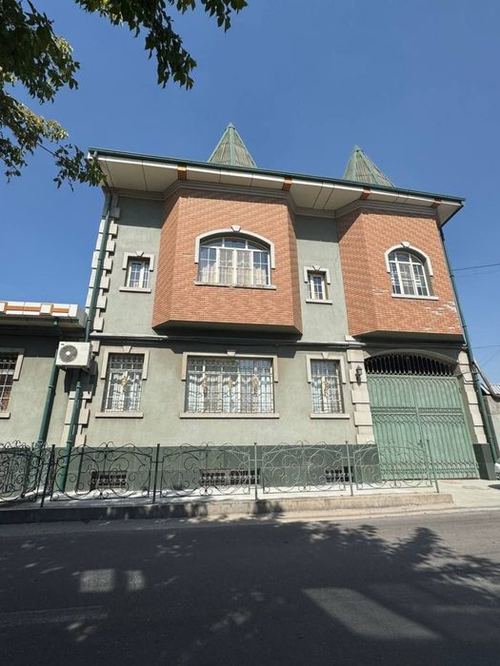 7-xonali uy, 650 m²