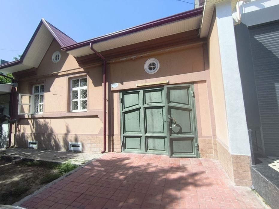 5-комнатный дом, 2500 м², Ташкент, Яшнабадский район, на продажу