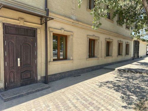 Сдается в аренду комм. помещение (офис + склад + гараж) - 388 м2