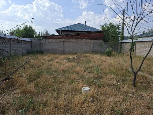 Продаётся земельного участка  2  сотки