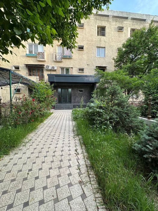 Продам коммерческую недвижимость ул. Элбек