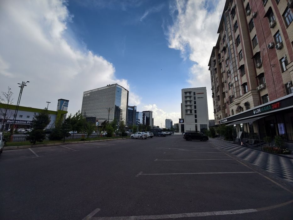 Продается 2 цокольных помещения по 257 м² на улице Махтумкули