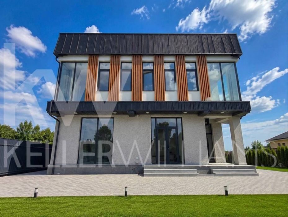 Отдельно стоящее коммерческое здание 350 м² (2 этажа + подвал) YU