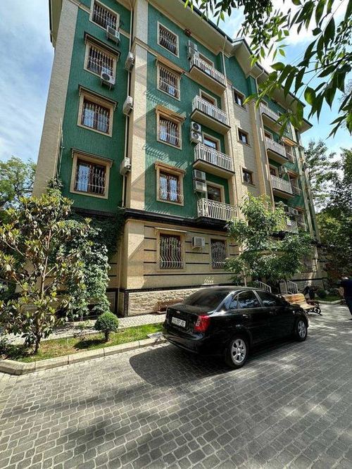 6-room apartment, 192 m²
