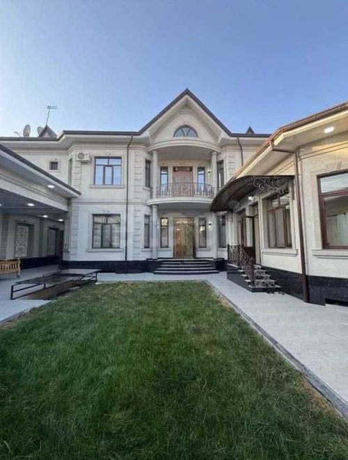 13-комнатный дом, 400 м²