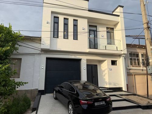 7-комнатный дом, 2600 м²