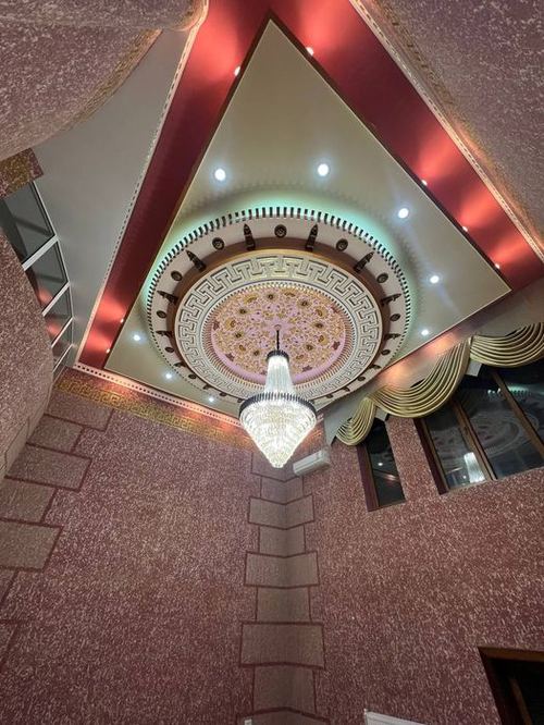 7-комнатный дом, 600 м²