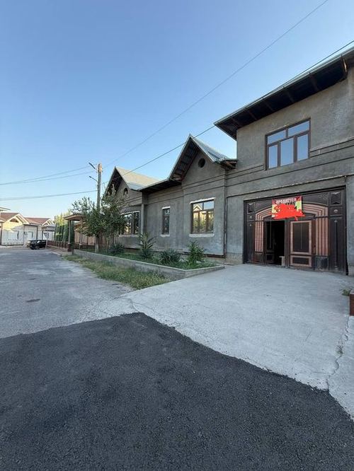 8-комнатный дом, 600 м²