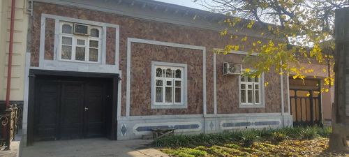 8-комнатный дом, 300 м²
