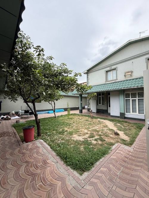 7-xonali uy, 250 m²