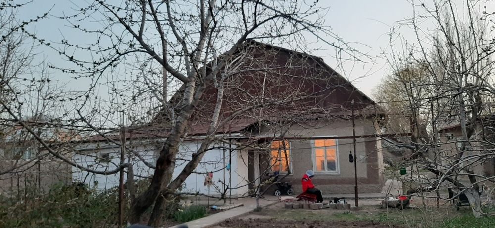 3-комнатная дача, 4 м², Ташкент, Чиланзарский район, на продажу