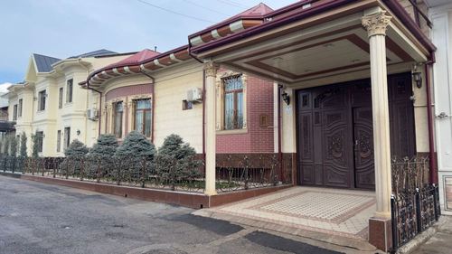 11-комнатная часть дома, 600 м²
