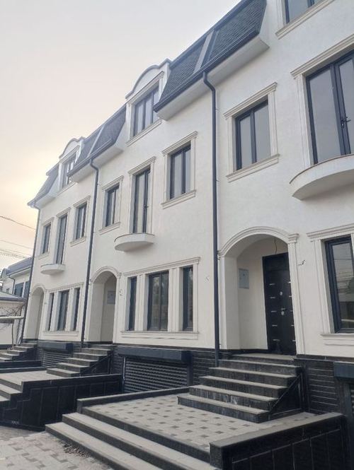 4-xonali uy, 225 m²
