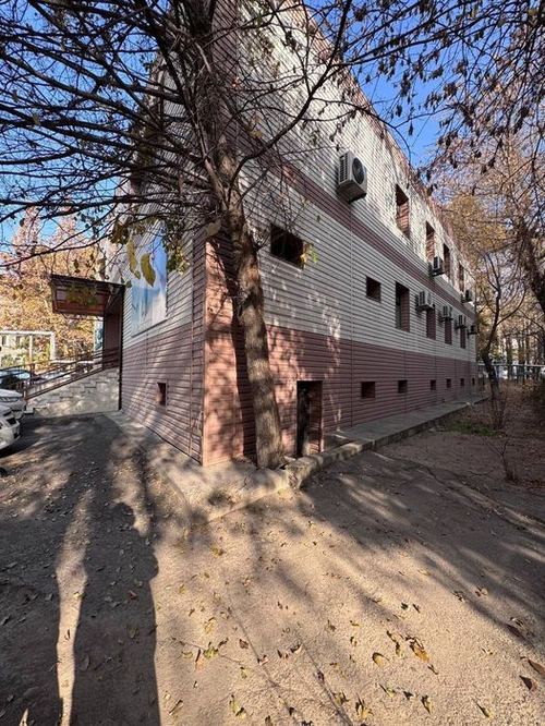 продаётся клиника  Чиланзар 915 м²