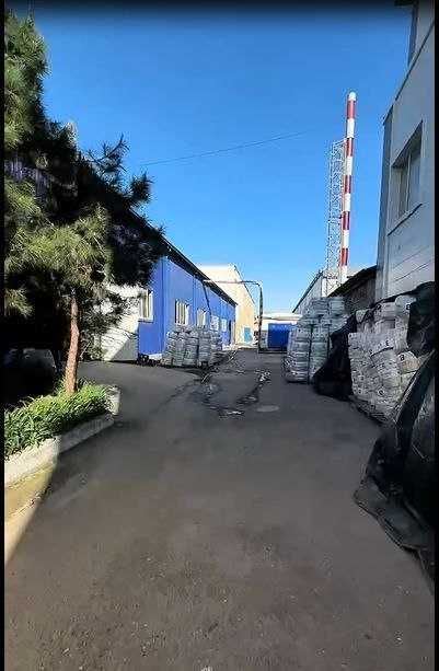 Здание возле метро Олмазор