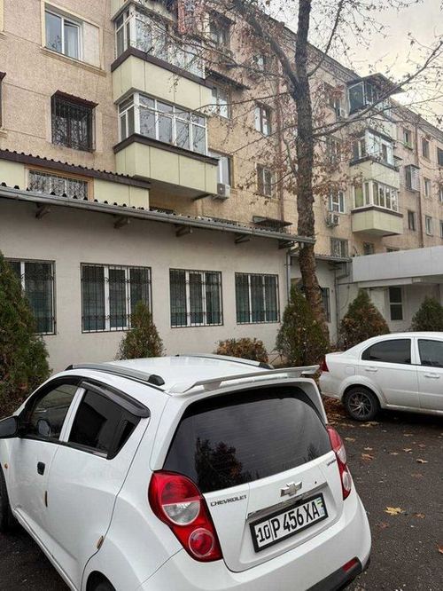 Мукимий ул.пересечение Катартал,напротив спорт товары дуплекс 400 кв.м