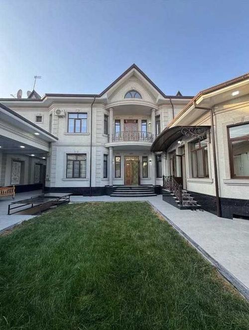 13-room house, 600 m²