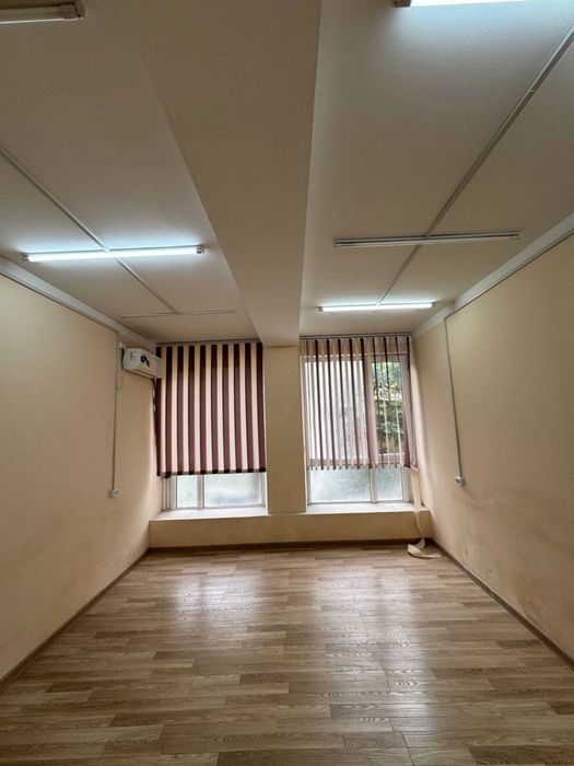 Аренда офис метро Мирзо Улугбек 1 этаж 15 и 17 кв м кондиционер Есть
