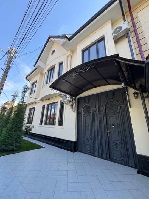 7-room house, 280 m²