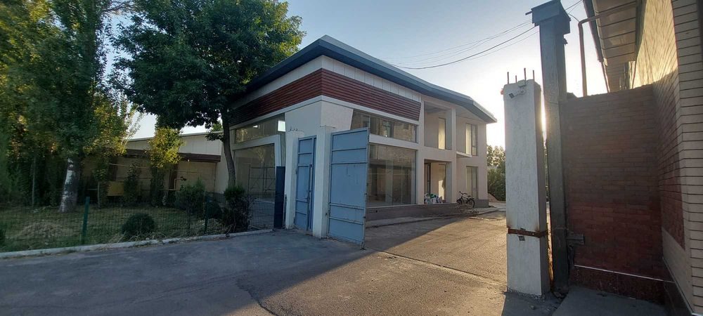 Tijorat, ofis uchun noturar joy ijaraga beriladi. Аренда помещения