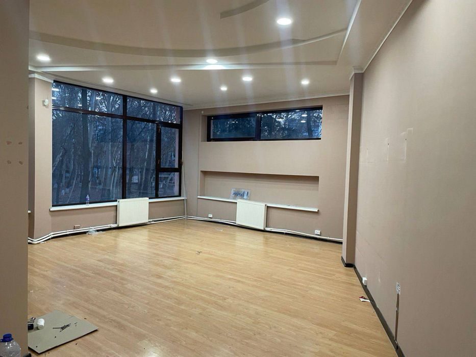 Аренда под офис 5 комната, 260кв.м 5 минут Метро Мирзо Улугбек 1700у.е