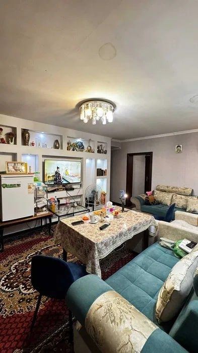 4-xonali kvartira, 90 m²