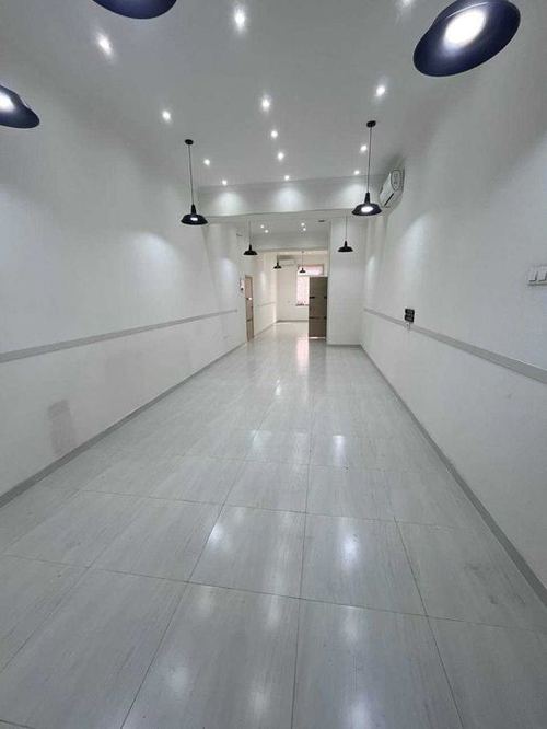 Офис на 1-этаже в Новостройки, 26 кв.м на Е-квартале, потолок 4 метра