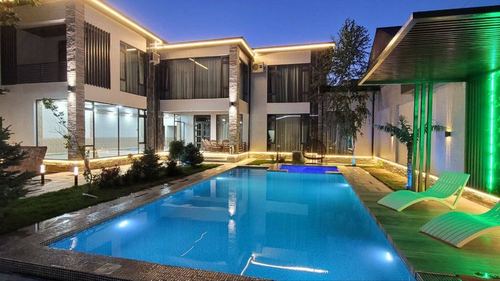 6-room dacha, 8000 m²