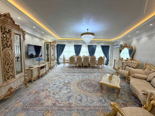 4-room apartment, 215 m²