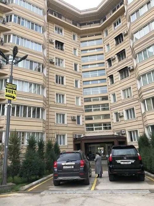 4-room apartment, 215 m²
