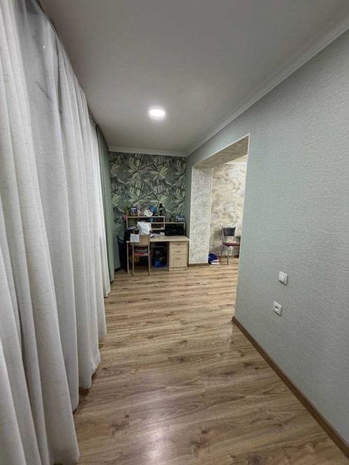 3-xonali kvartira, 70 m²