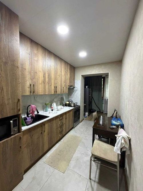 3-xonali kvartira, 70 m²