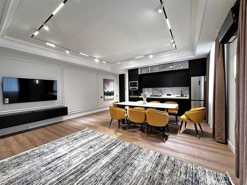 3-xonali kvartira, 130 m²
