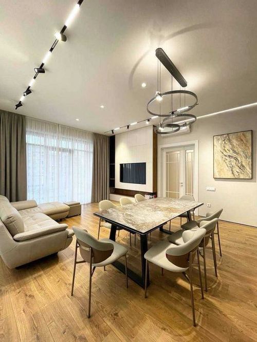 4-xonali kvartira, 140 m²