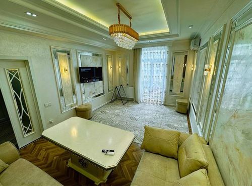 3-xonali kvartira, 700 m²